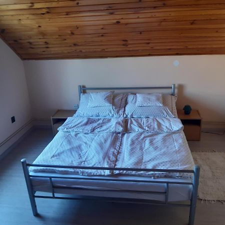מלון קסזטלי Toldi Apartman מראה חיצוני תמונה