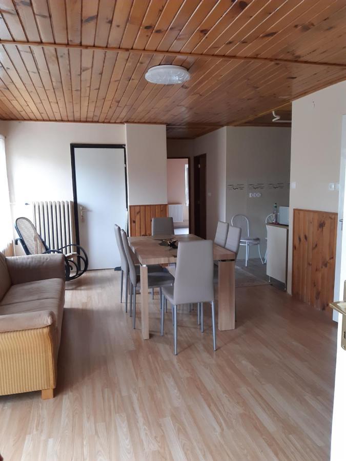 מלון קסזטלי Toldi Apartman מראה חיצוני תמונה