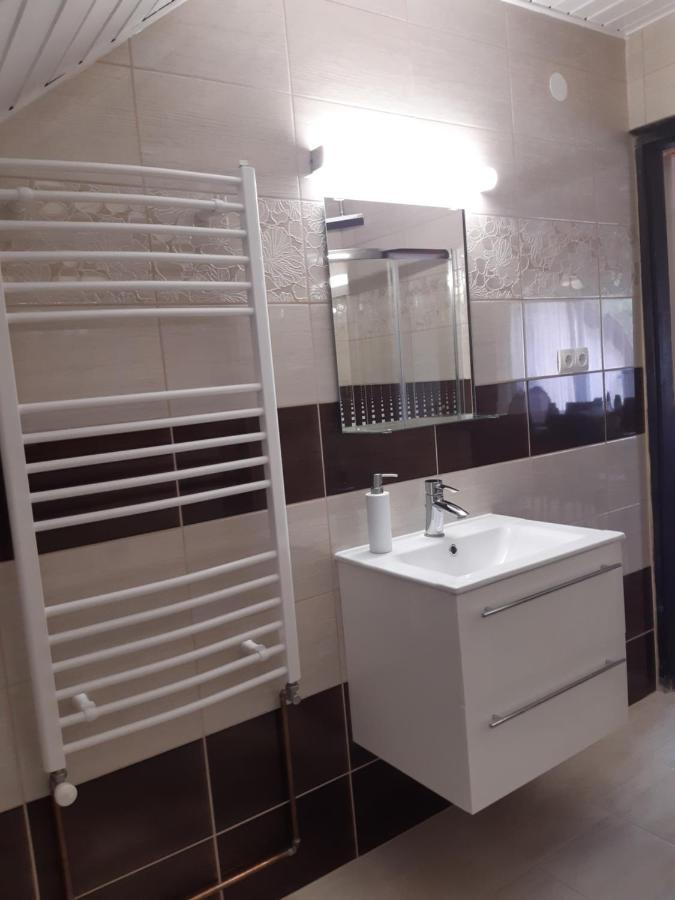 מלון קסזטלי Toldi Apartman מראה חיצוני תמונה