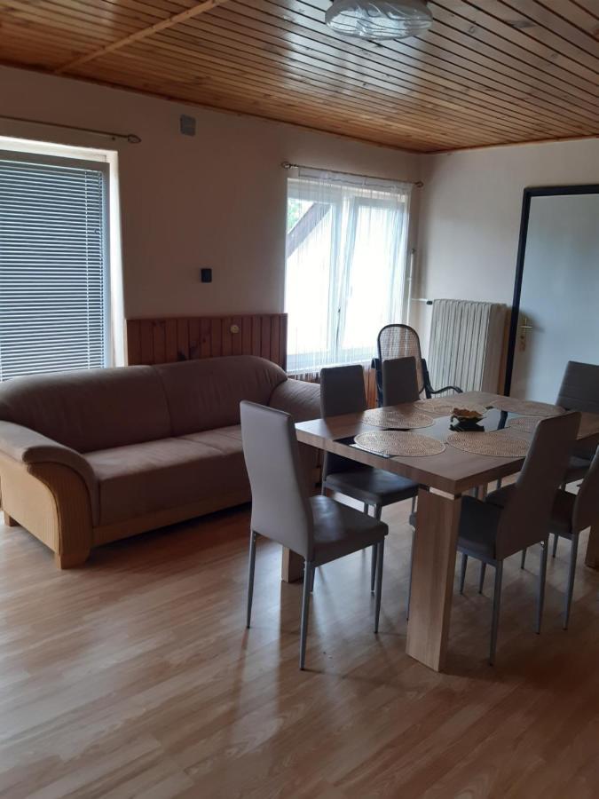 מלון קסזטלי Toldi Apartman מראה חיצוני תמונה