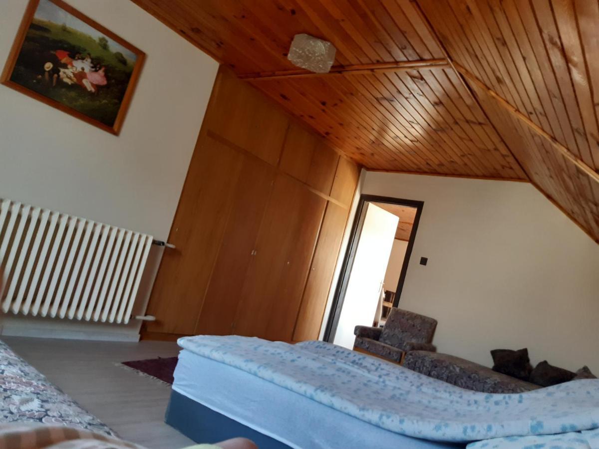 מלון קסזטלי Toldi Apartman מראה חיצוני תמונה