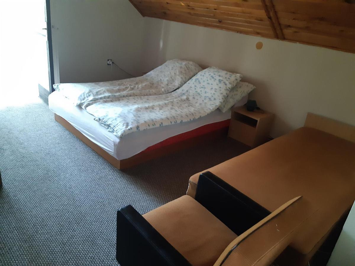 מלון קסזטלי Toldi Apartman מראה חיצוני תמונה